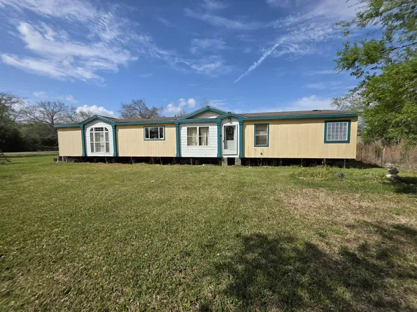 18902 McKay Rd, Alvin, TX 77511