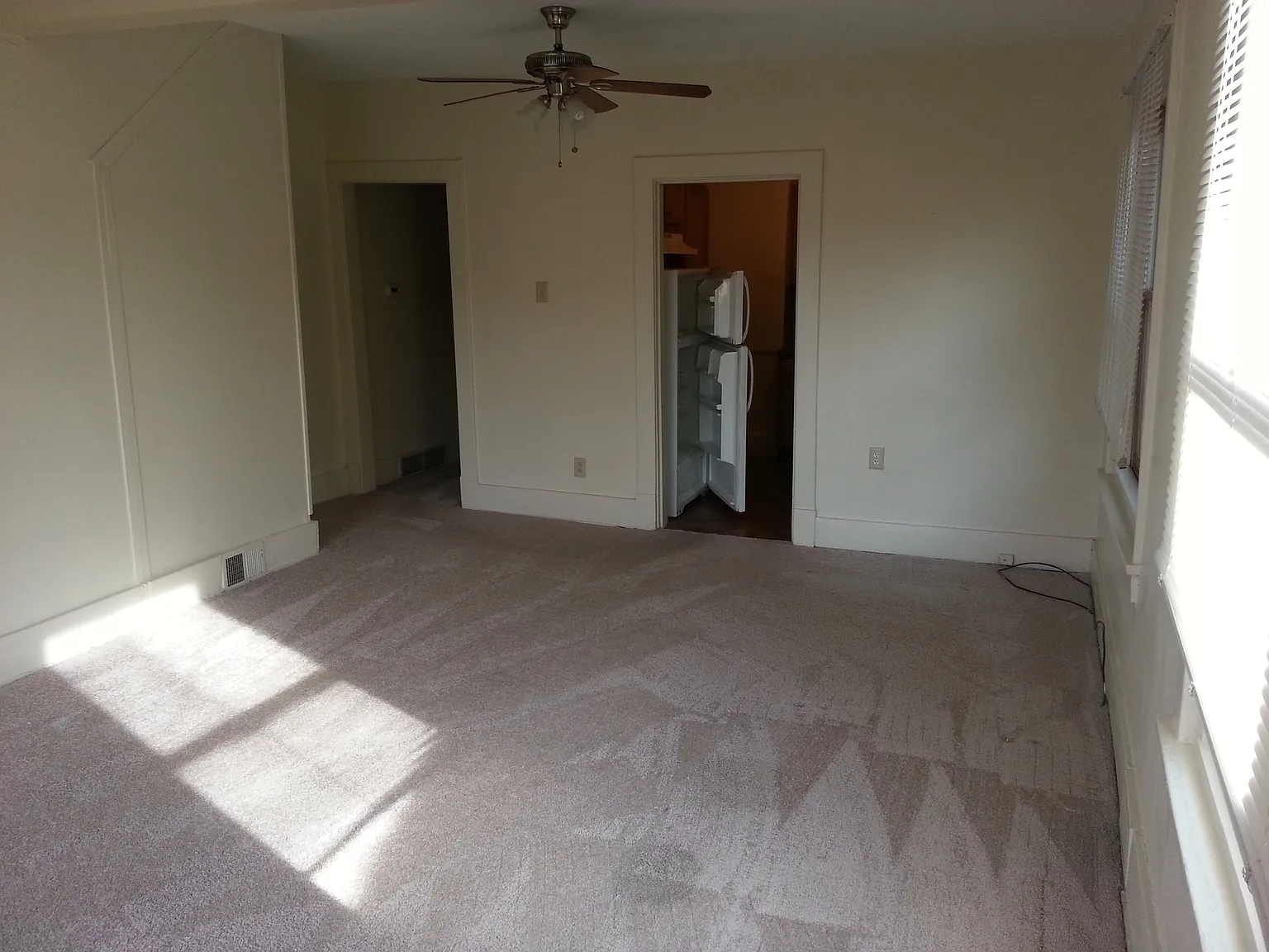 1 bed, $1,075 — Photo 4