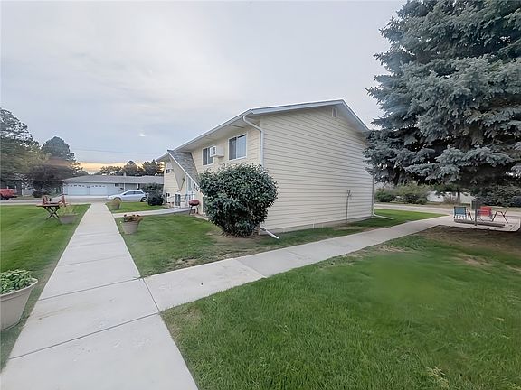 4th image of 2467 2nd St