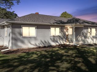 28 Sager Rd, Valparaiso, IN 46383