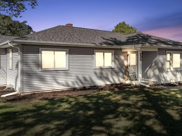 28 Sager Rd, Valparaiso, IN 46383