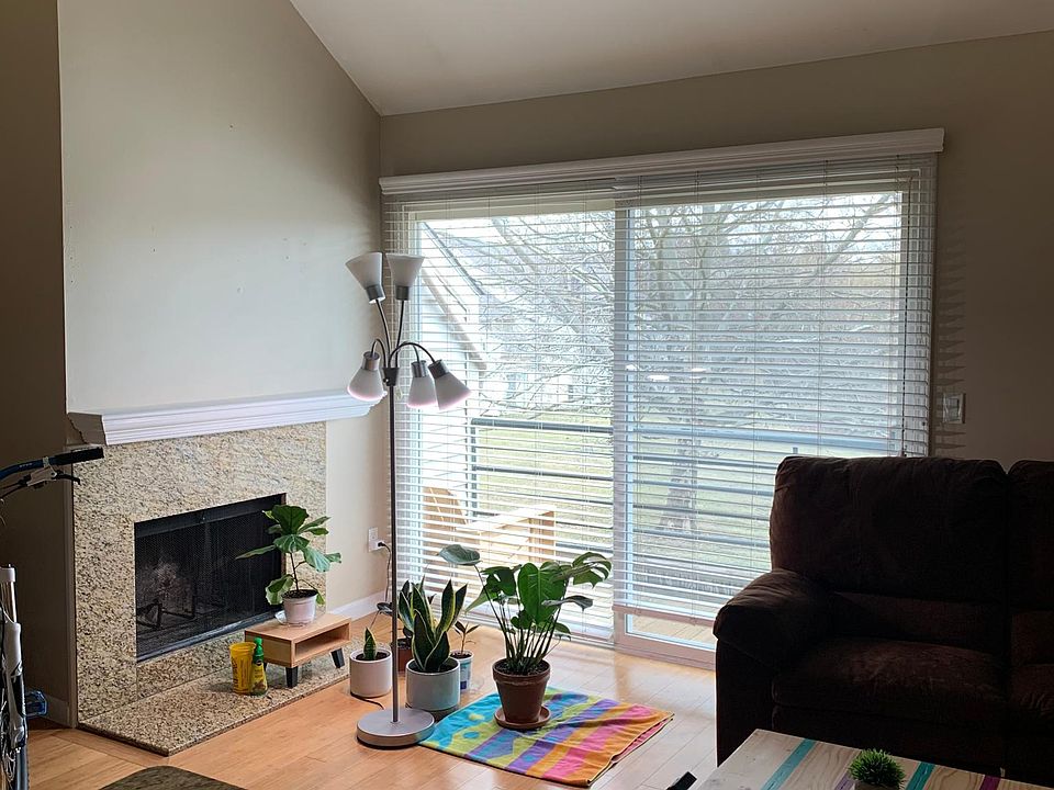 1st image of 2844 Davison Ave #1
