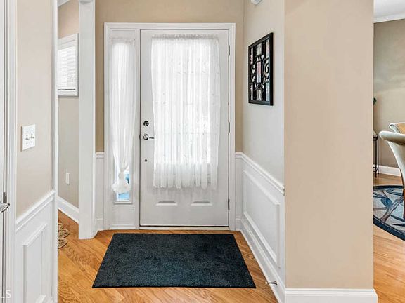 3rd image of 5923 Bluff Mountain Way