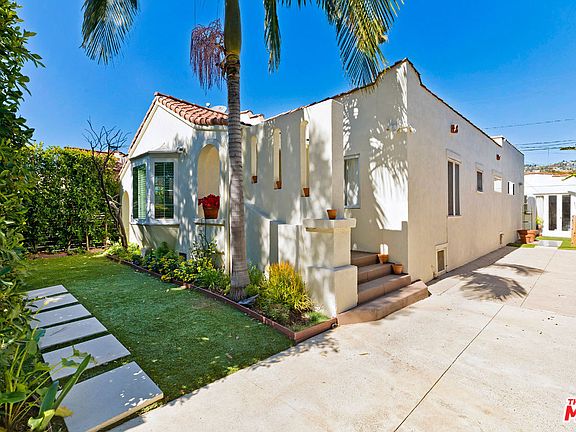 4th image of 8853 Ashcroft Ave