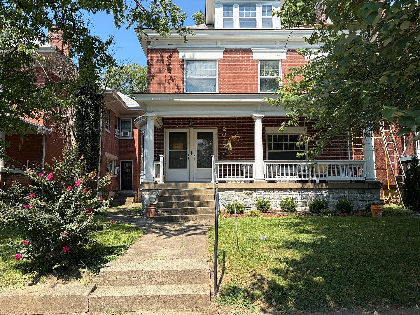 2027 Murray Ave. — Photo 1