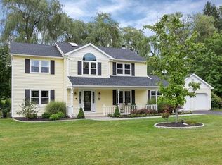 7 Morgan Ct, Central Valley, NY 10917