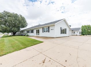 2823 E Colorado Dr, Bismarck, ND 58503