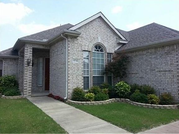 2nd image of 9718 Glenshee Dr