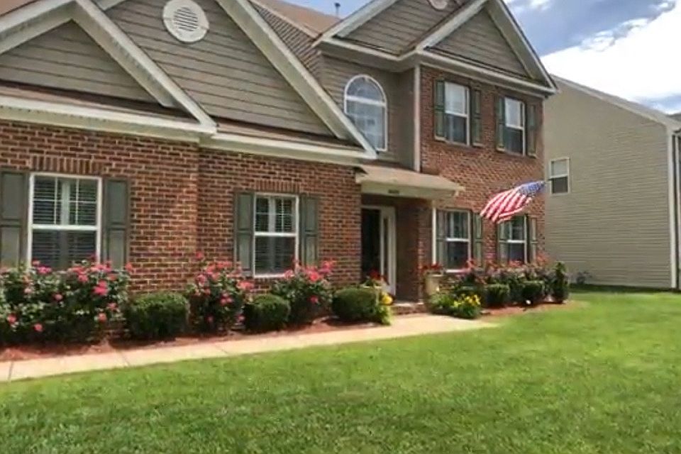 1st image of 4420 Woodland Dr