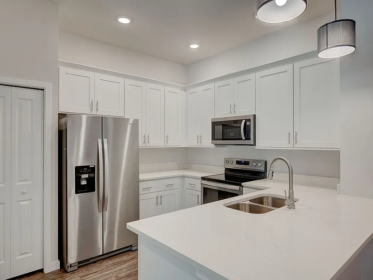 Metro 39 Apartments — Photo 3