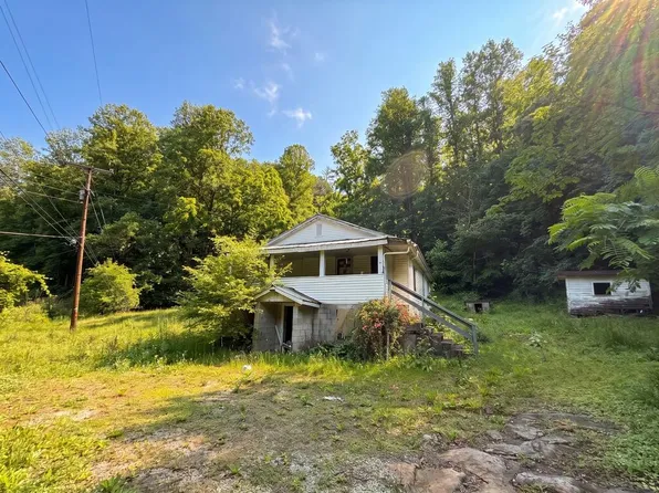 3238 Big Willard Rd, Busy, KY 41723
