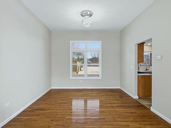 5th image of 1305 Campbell St
