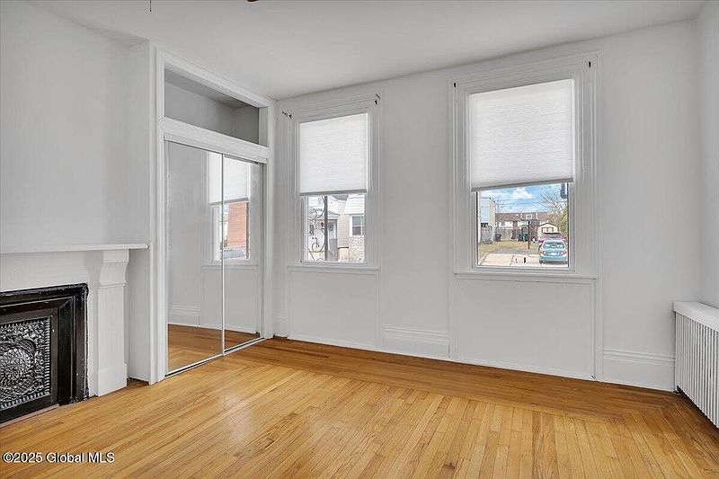 4th image of 1412 6th Avenue