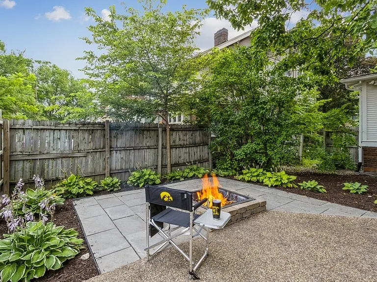 728 E College St — Photo 11