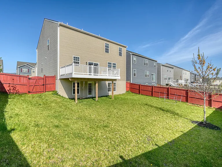 2085 Pomona Way — Photo 32