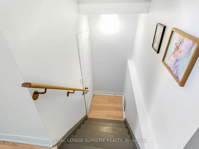 16 Lightbourn Ave — Photo 4