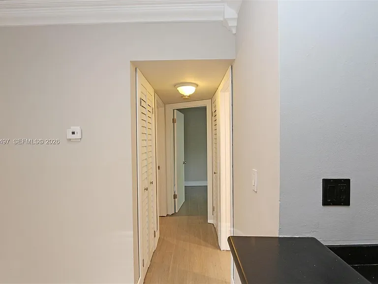 3375 Franklin Ave #D — Photo 8