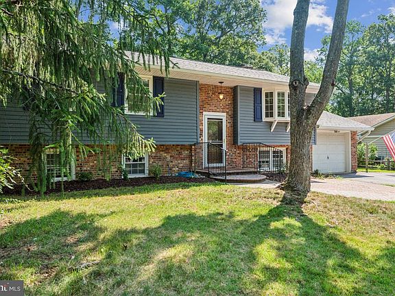 3rd image of 327 Beach Dr