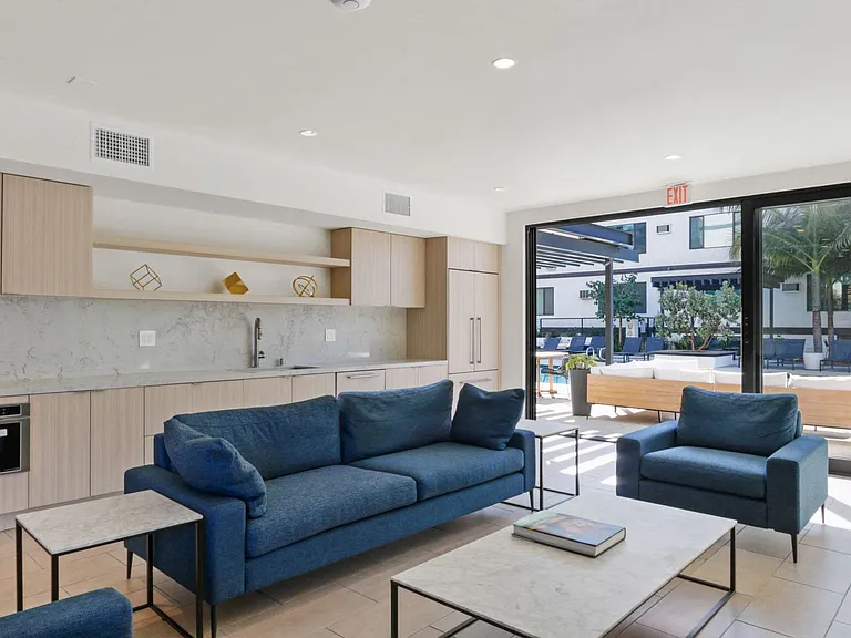 Sepulveda West Apartments — Photo 6