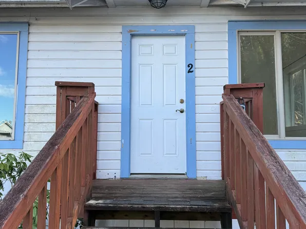 220 Maple St #2, South Bend, WA 98586