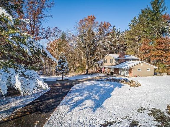 2nd image of 130 Cheryl Dr