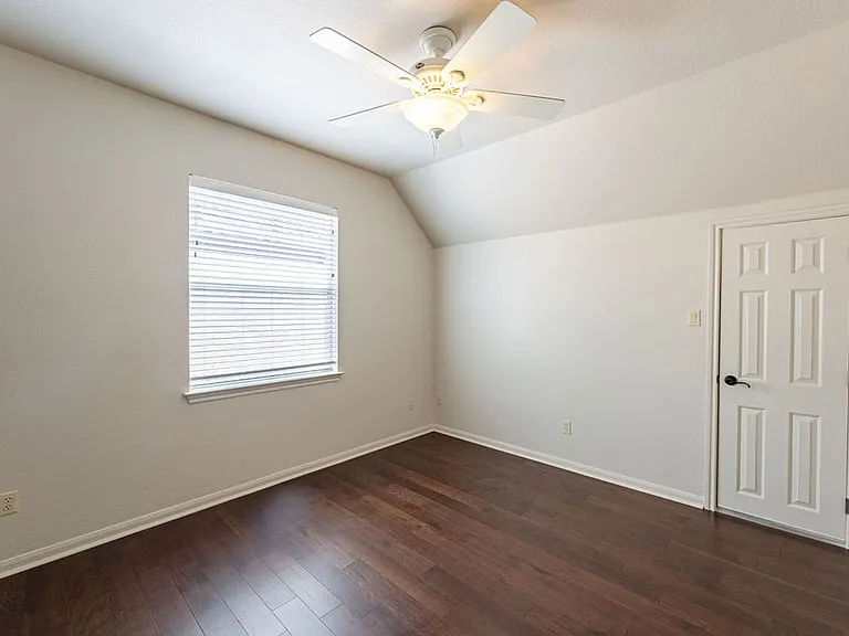 7909 Adelaide Dr — Photo 20