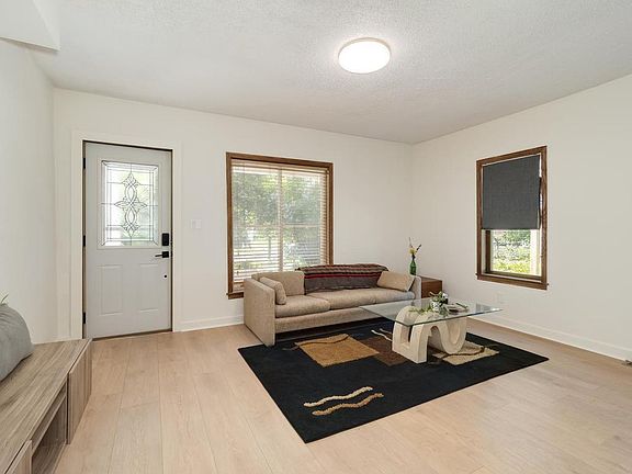 5th image of 3033 14th Ave S