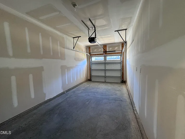 836 Pryor St — Photo 16