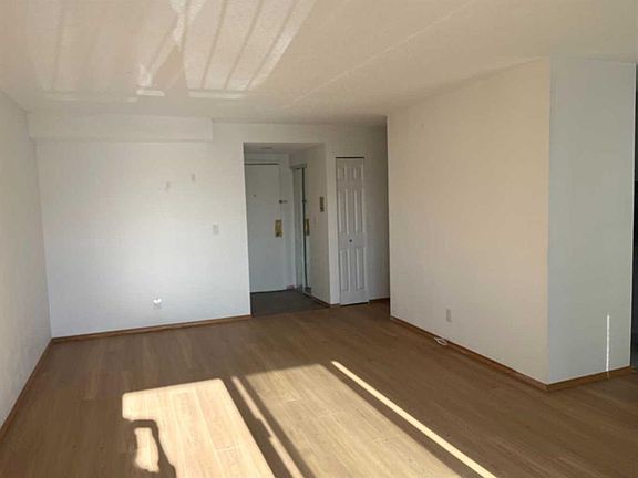 4th image of 1113 E 37th St SW #301