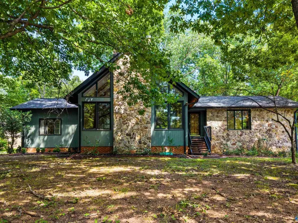 7705 Foxfire Dr SE, Huntsville, AL 35802