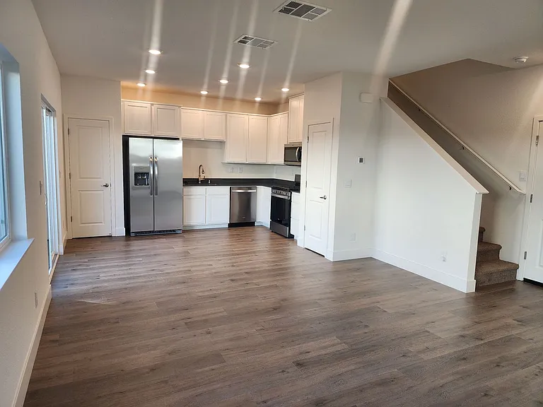 1942 Muscovite Dr — Photo 3