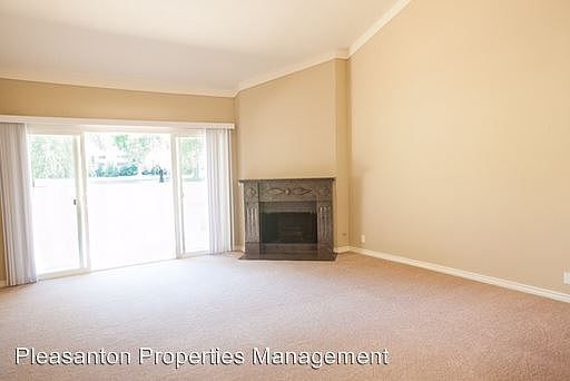 2nd image of 2429 Golf Links Cir