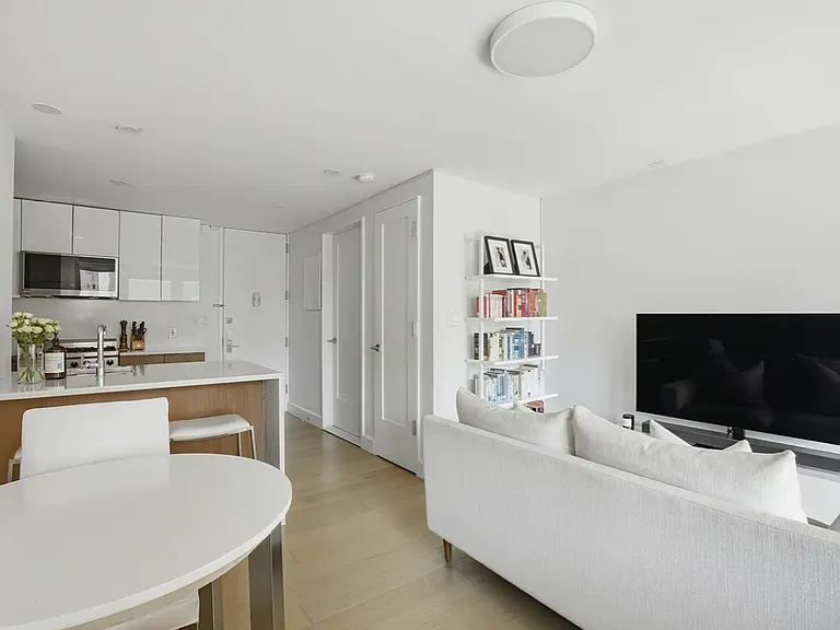 175 W 95th St #8H — Photo 6