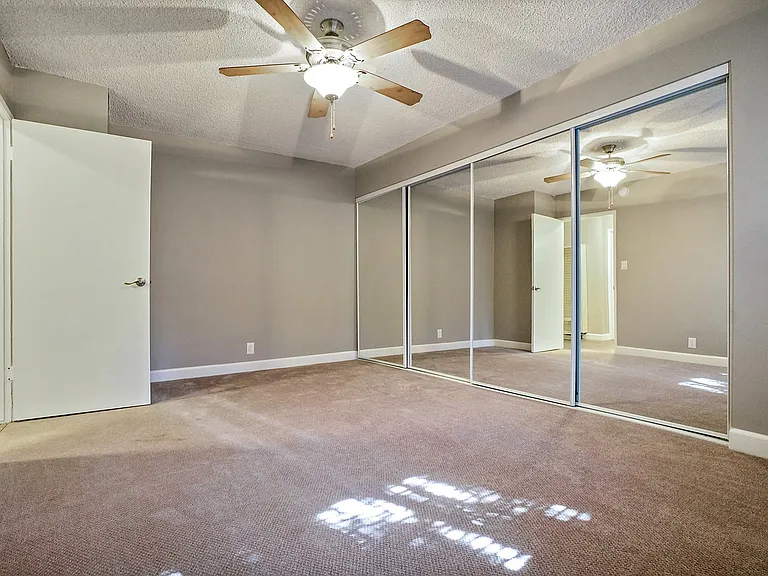 5112 Laurel Cyn Apartments — Photo 21