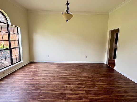 5th image of 4325 Creekview Drive