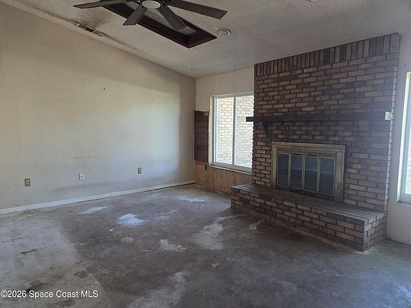 3rd image of 1246 Waffle St SE