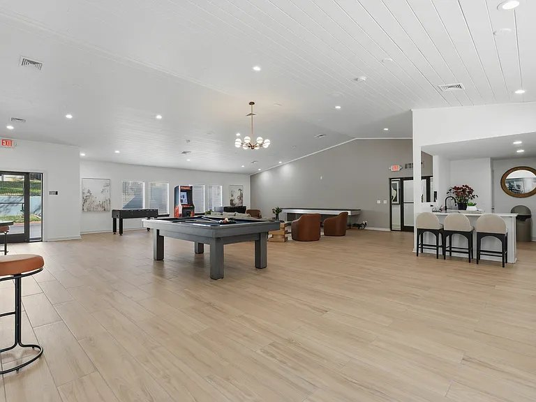 The Darby — Photo 24