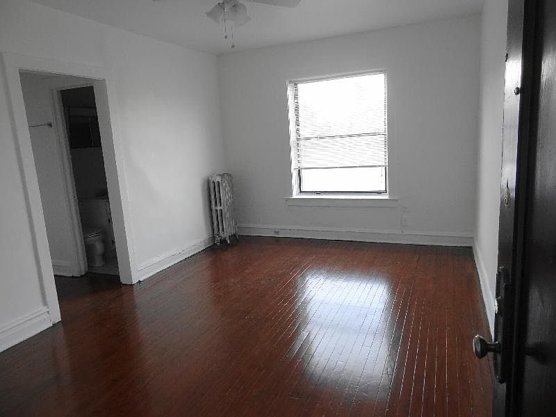 1st image of 4606 N Beacon St APT 3C
