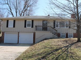 8105 E 69th St, Kansas City, MO 64133