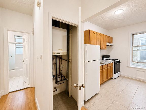 5th image of 1171 Colgate Avenue