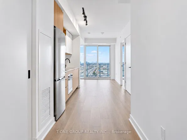 36 Zorra St #2511, Toronto, ON M8Z 0G5