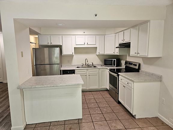 5th image of 131 Temple Avenue #10