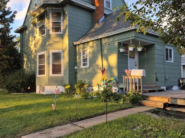 102 3rd St SE, Pipestone, MN 56164