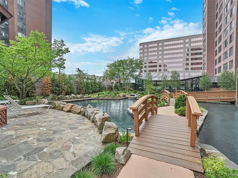 4 Martine Ave #1212 — Photo 4