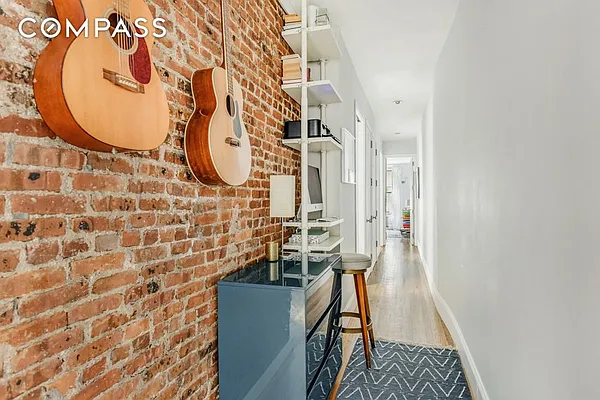 Sold by Compass | media 21