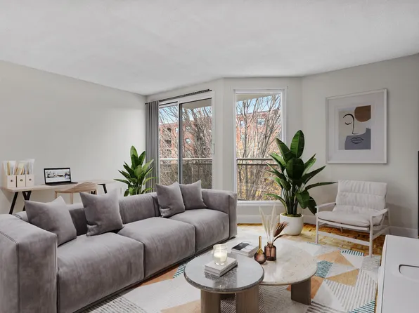 33 Ontario St, Kingston, ON K7L 5E3