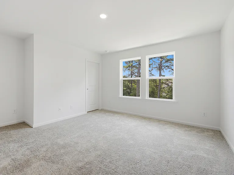 210 Parker Ln — Photo 21