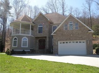 36 Timberwood Dr, Asheville, NC 28806