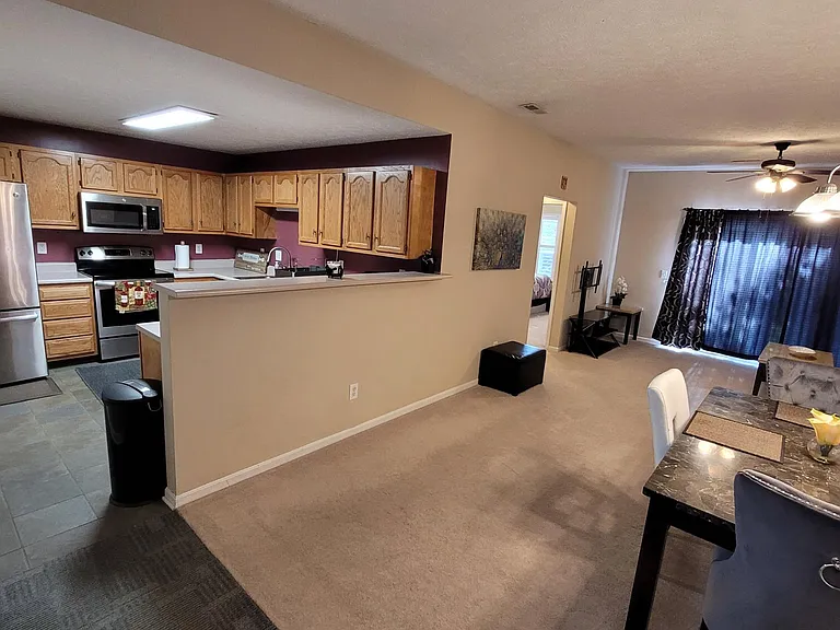 4657 Court Yard Dr — Photo 7