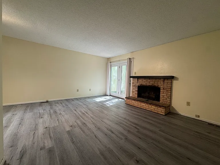 2039 Silent Spring Dr — Photo 15